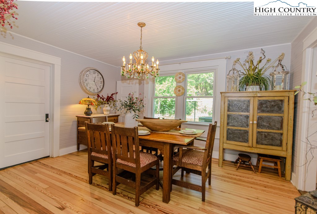 403 Linville Creek Road