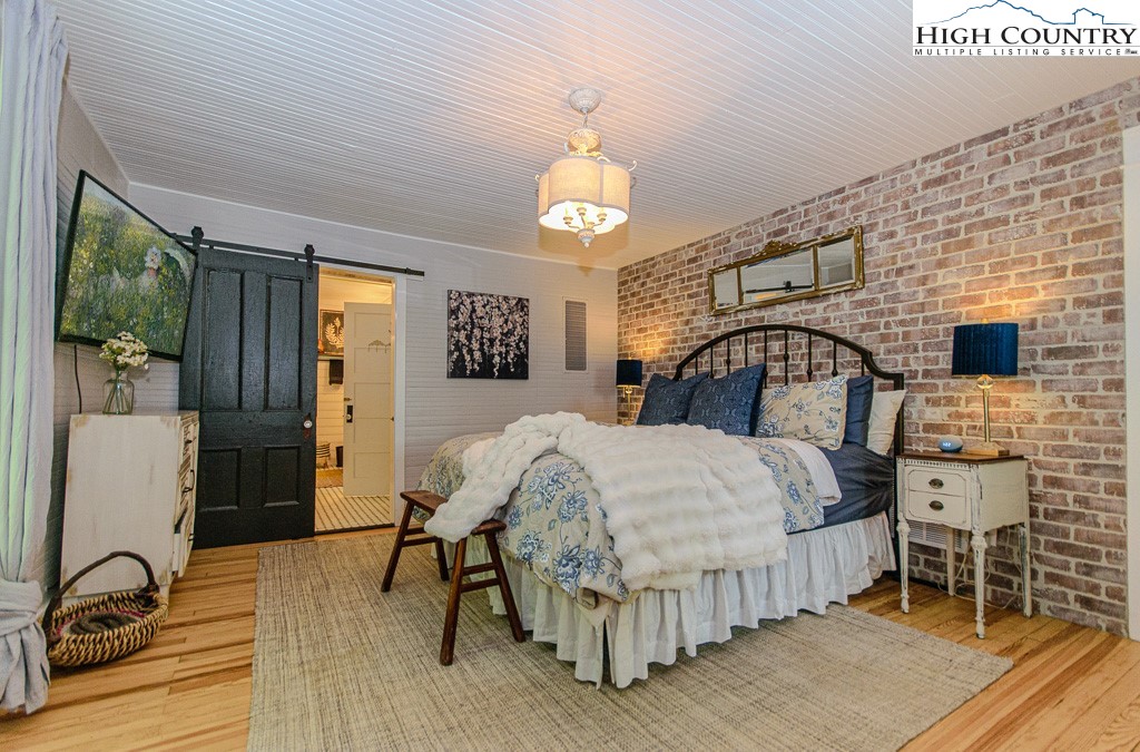 403 Linville Creek Road
