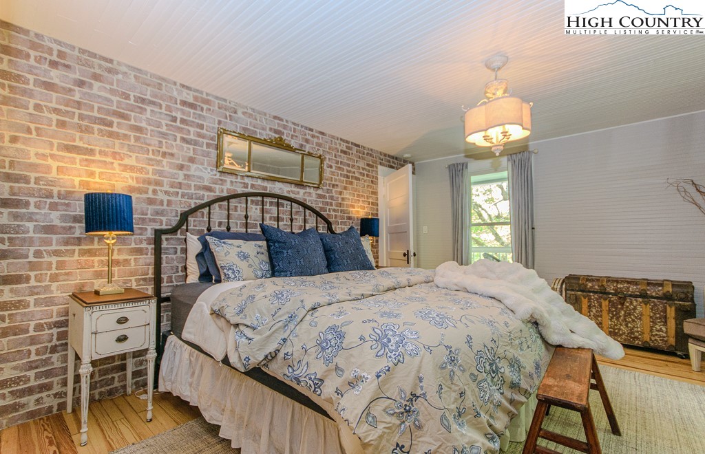 403 Linville Creek Road