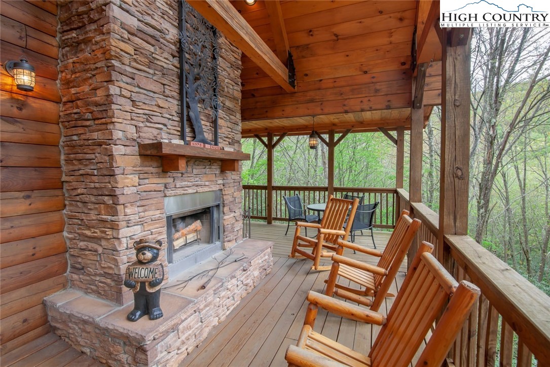 218 Ridgecrest Circle