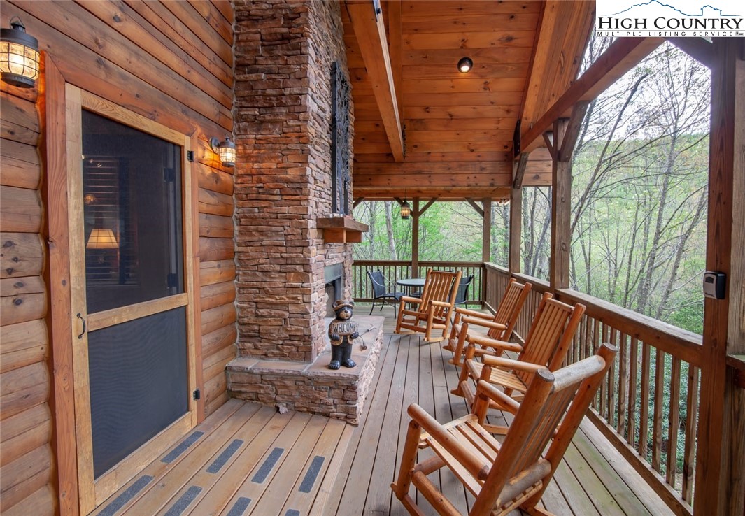 218 Ridgecrest Circle