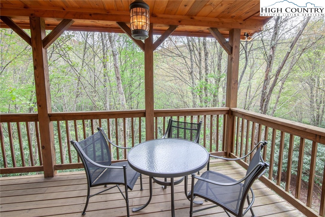 218 Ridgecrest Circle