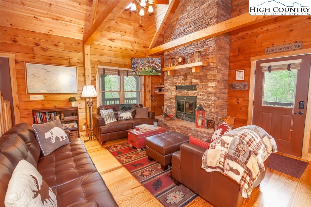 218 Ridgecrest Circle