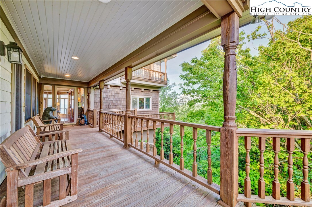 311 N Pinnacle Ridge Road