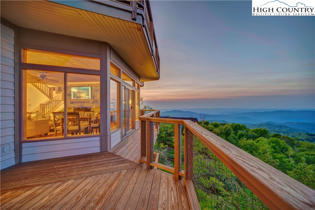 311 N Pinnacle Ridge Road