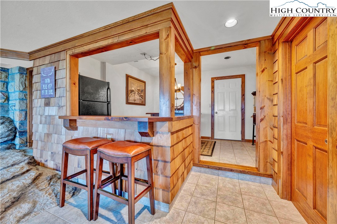 311 N Pinnacle Ridge Road