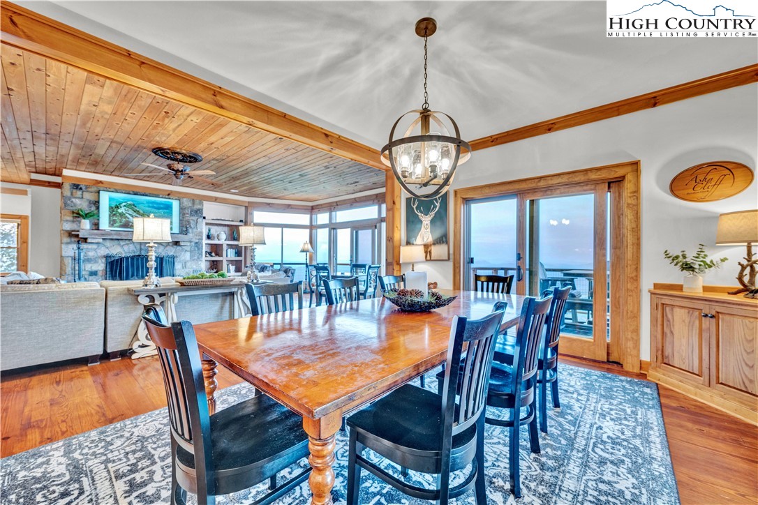 311 N Pinnacle Ridge Road
