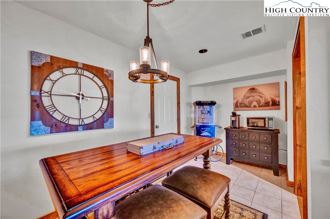 311 N Pinnacle Ridge Road