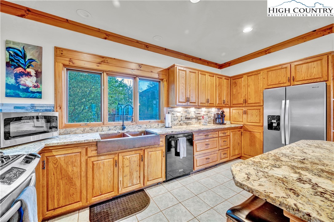 311 N Pinnacle Ridge Road