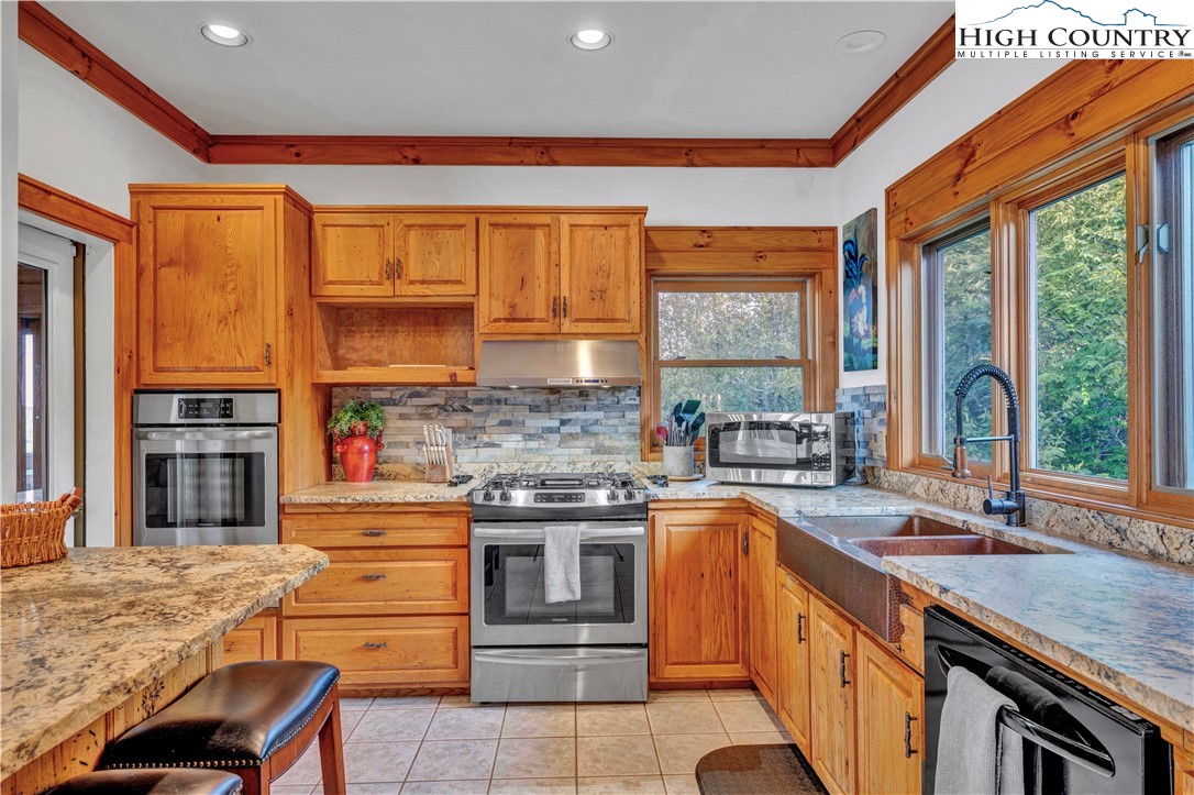 311 N Pinnacle Ridge Road