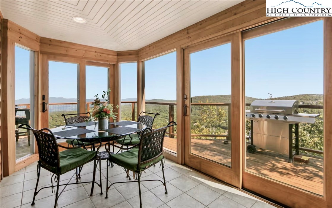 311 N Pinnacle Ridge Road