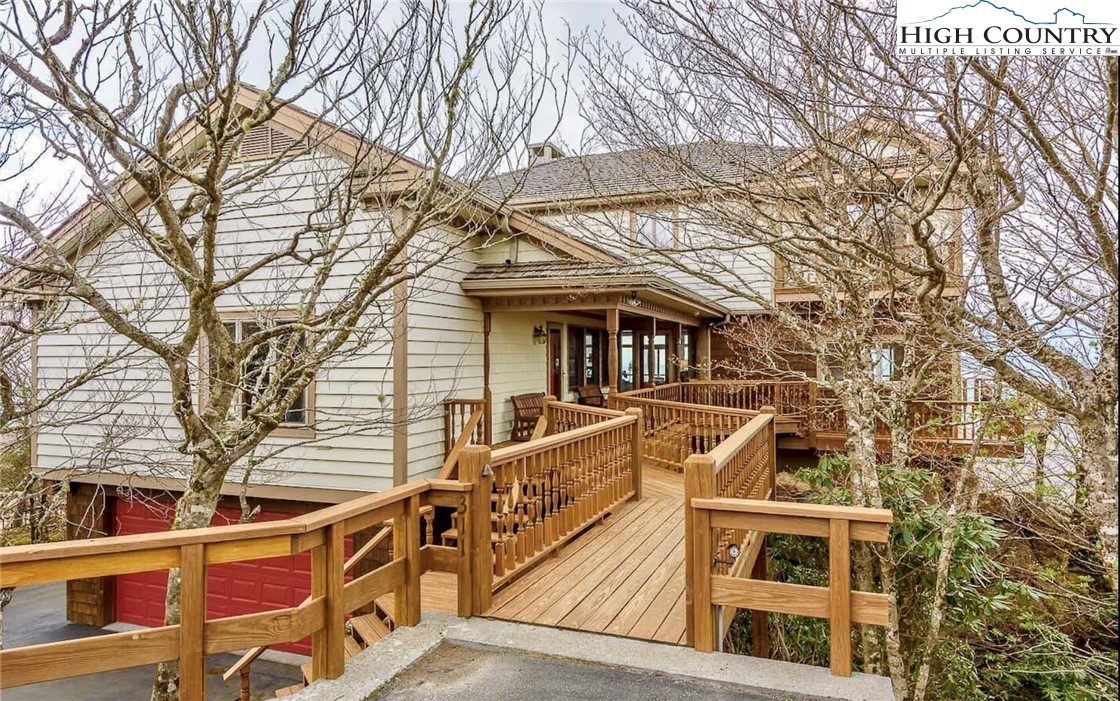 311 N Pinnacle Ridge Road