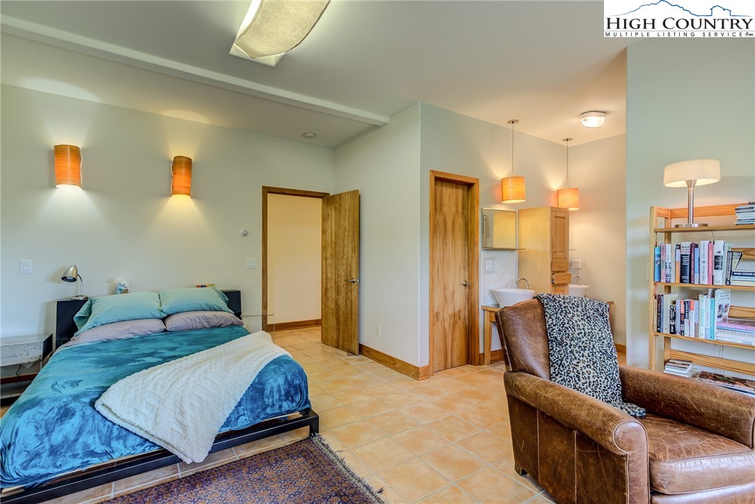 1030 Raven Rock Drive