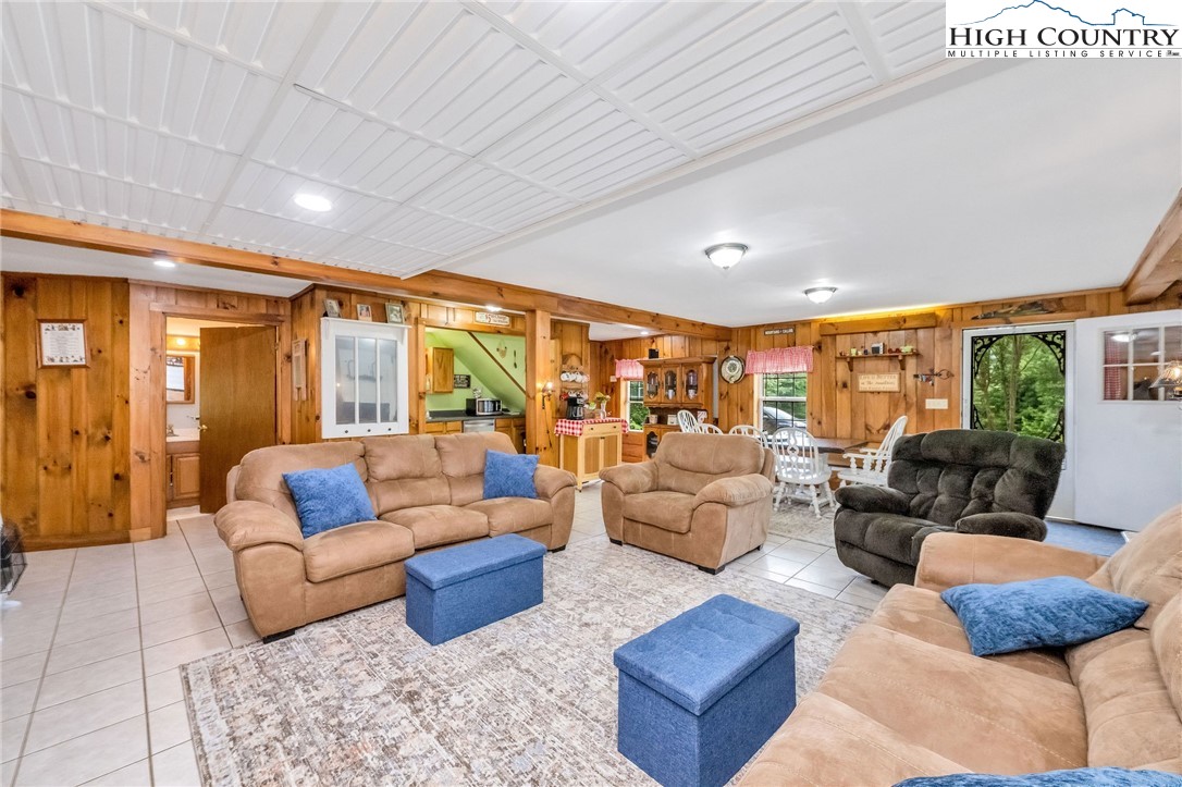 195 Trinity Lane