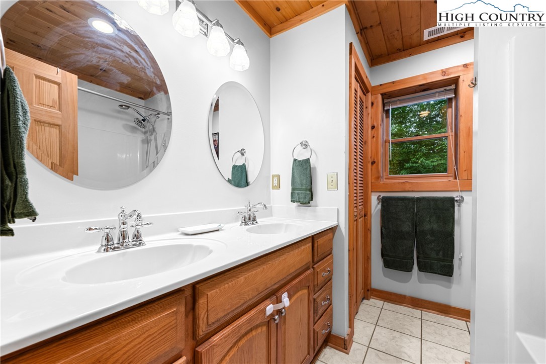 455 Laurel Creek Road