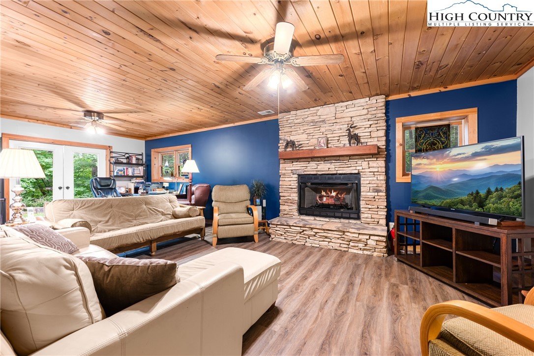 455 Laurel Creek Road