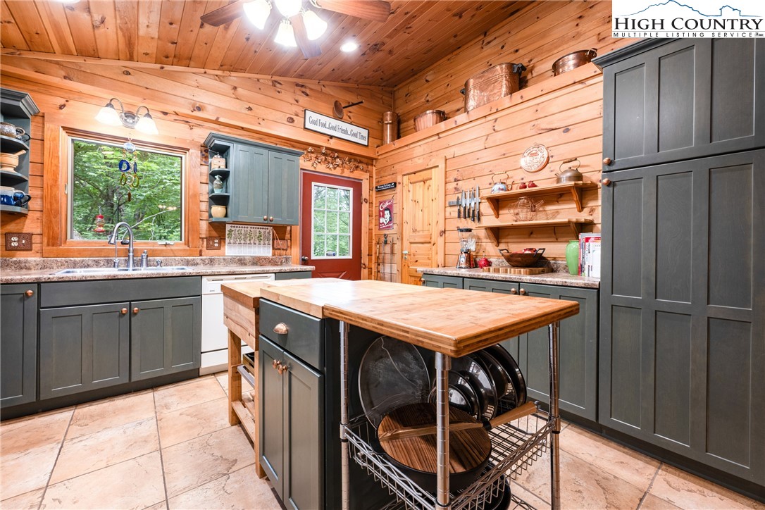 455 Laurel Creek Road