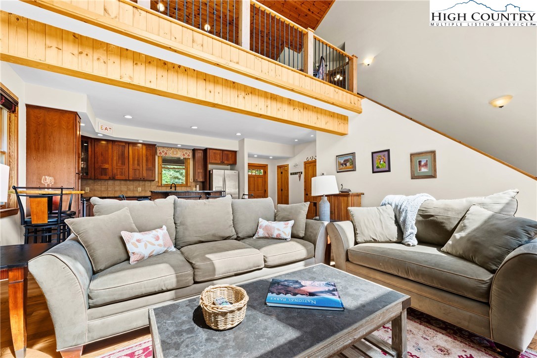 809 Thorncliff Drive