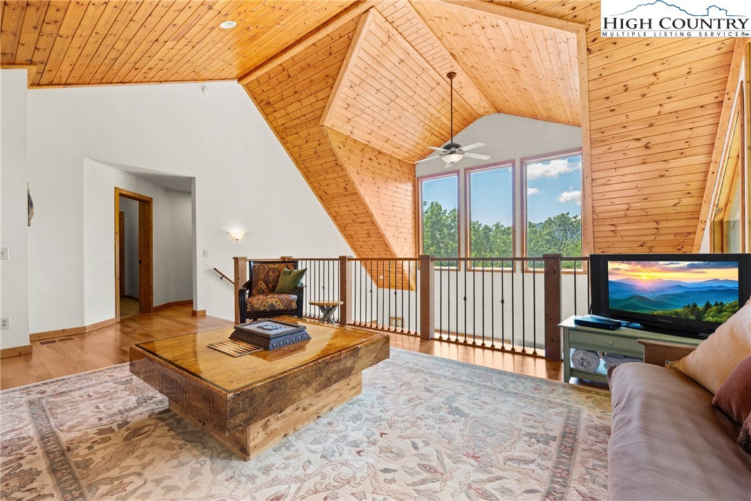 809 Thorncliff Drive