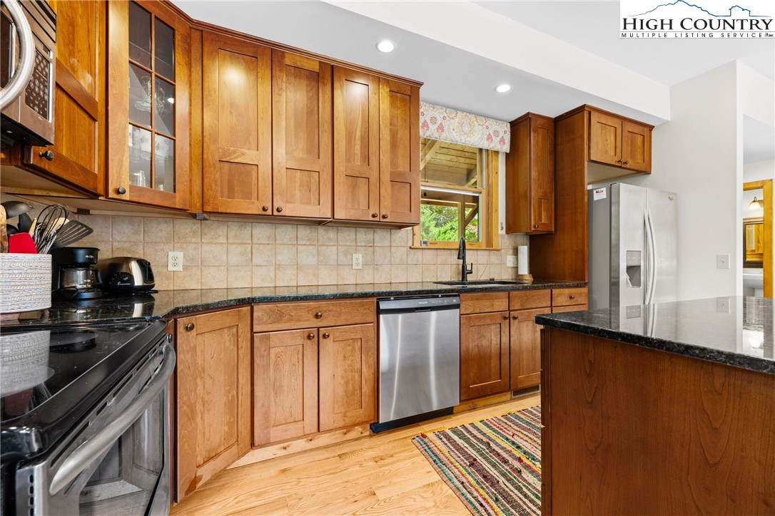 809 Thorncliff Drive
