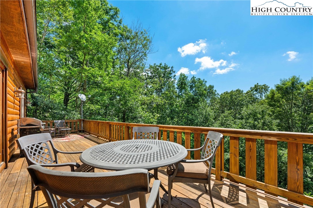 809 Thorncliff Drive