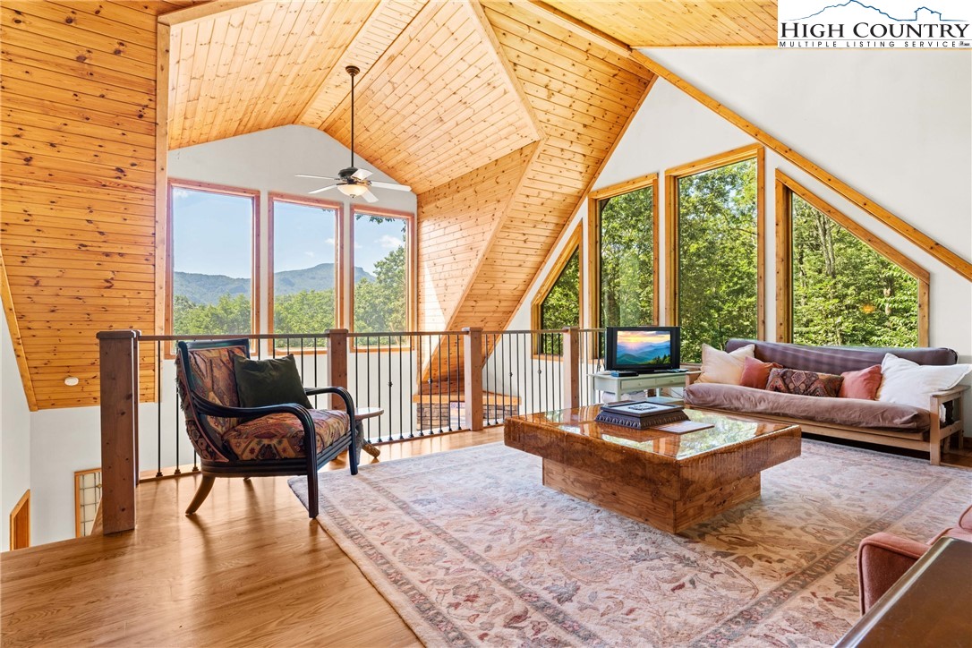 809 Thorncliff Drive