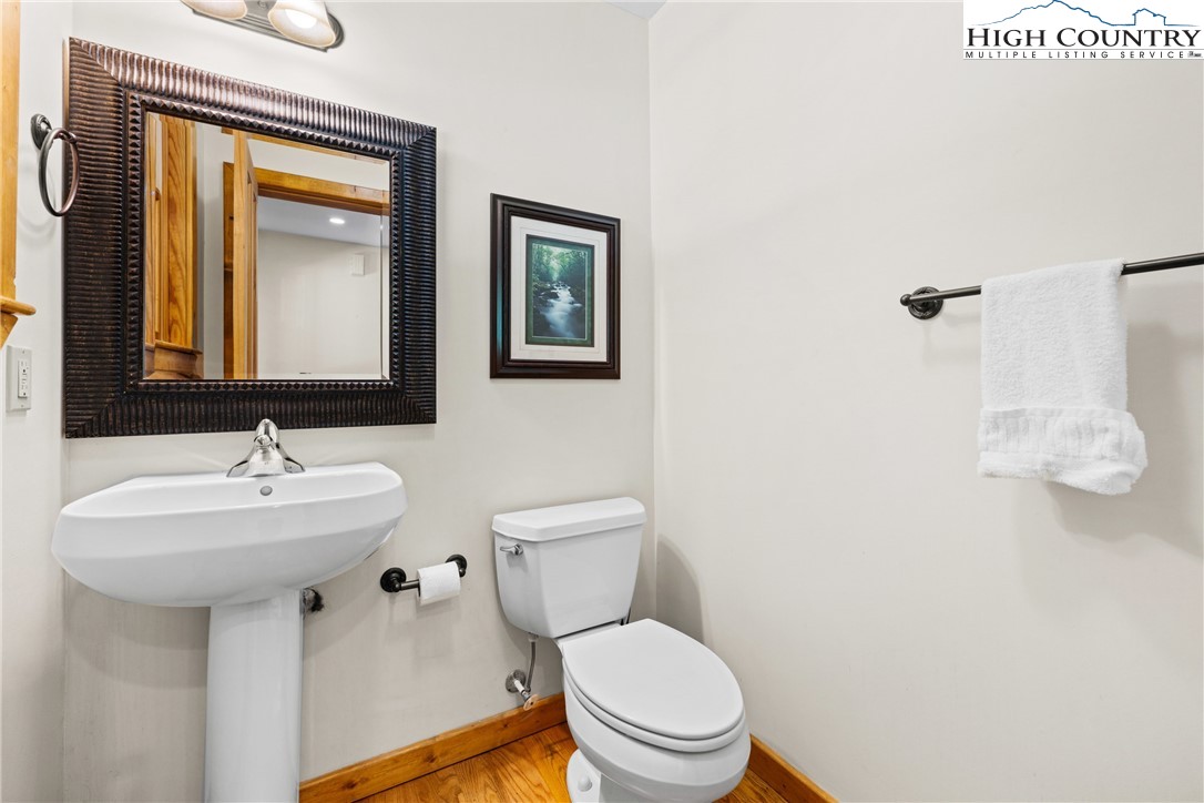 809 Thorncliff Drive