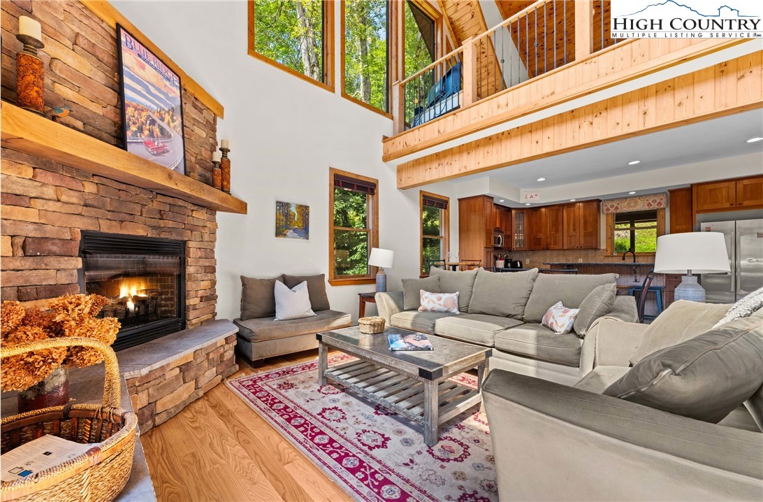 809 Thorncliff Drive