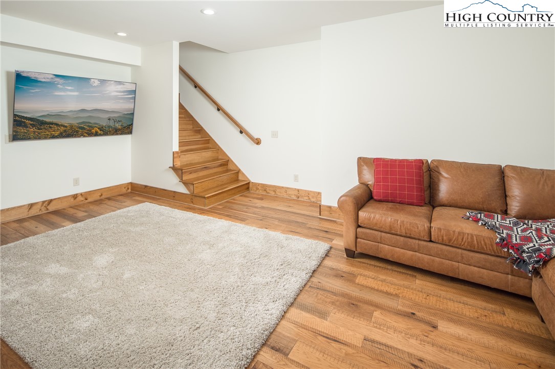 108 Nightshade Road