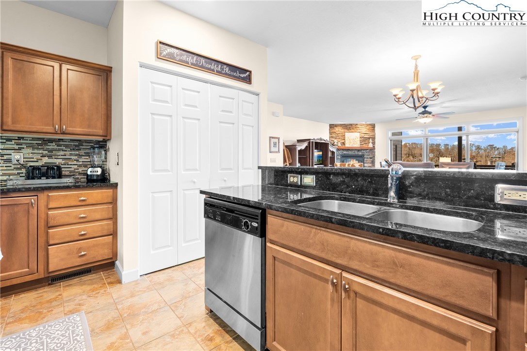 375 Pleasant View 2D