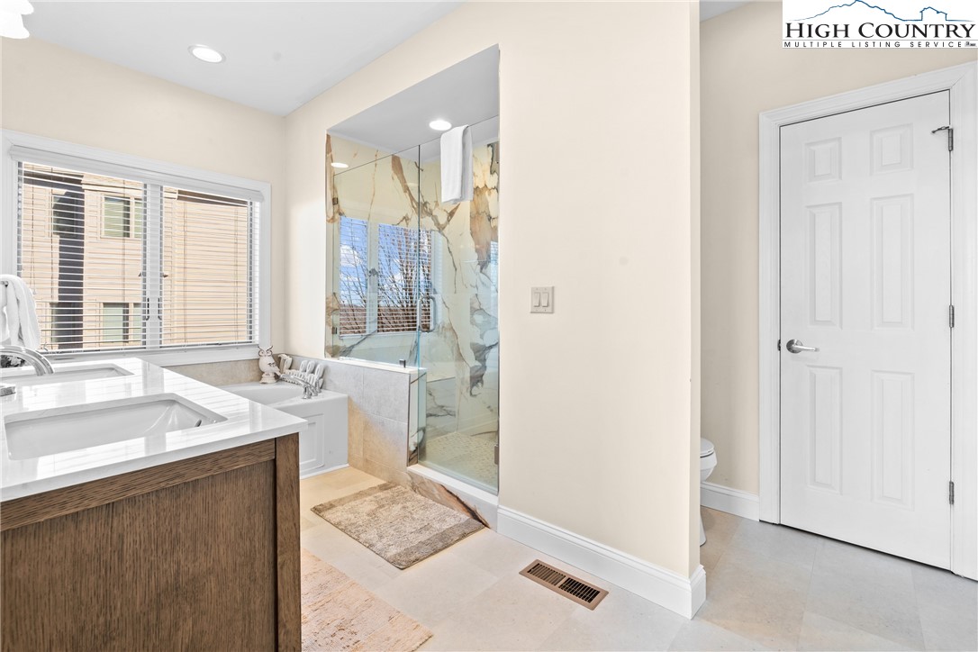 375 Pleasant View 2D