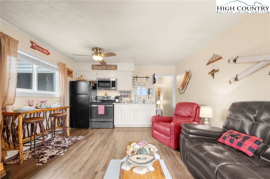 301 Pinnacle Inn Road 3304A