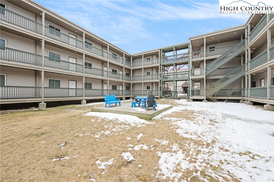 301 Pinnacle Inn Road 3304A