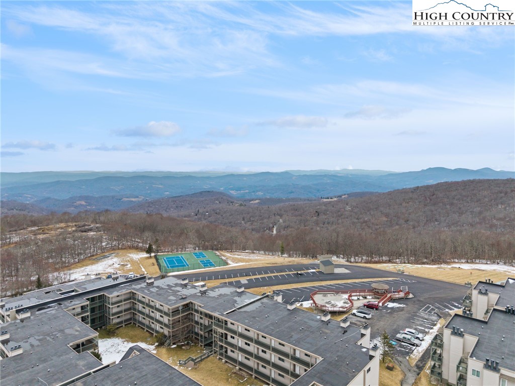 301 Pinnacle Inn Road 3304A