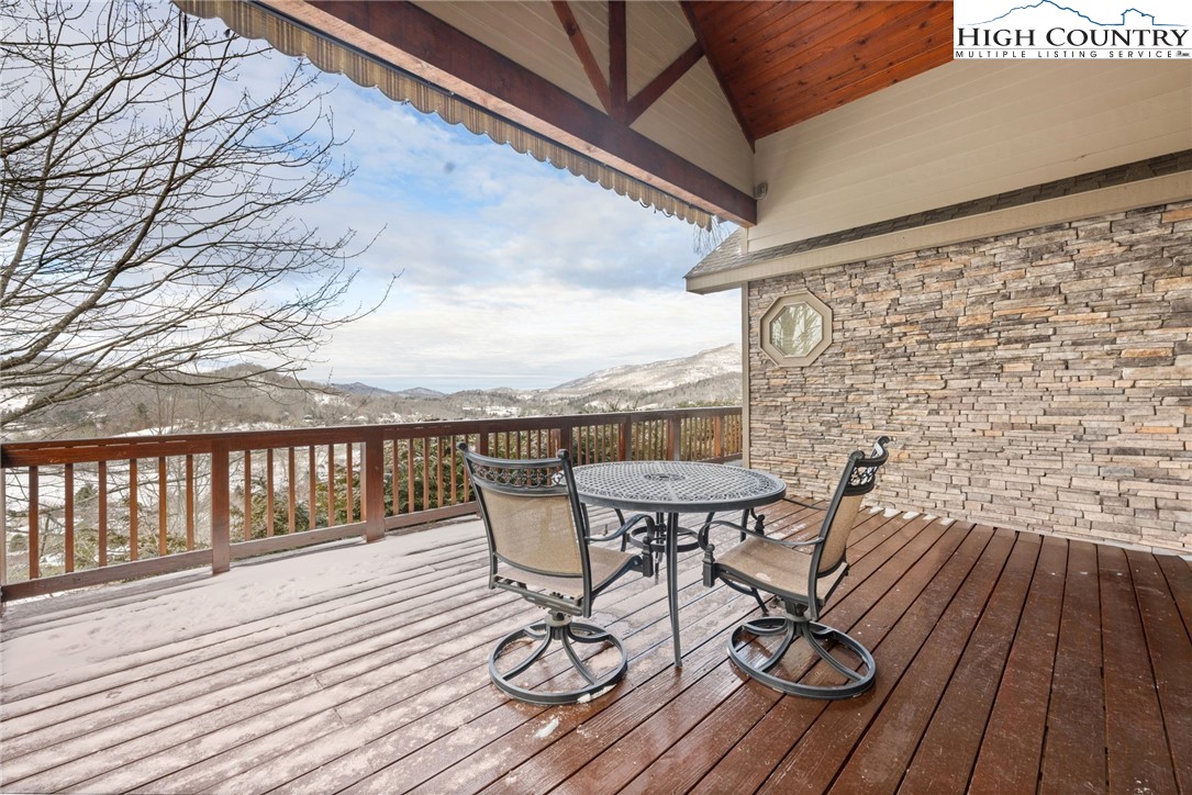 295 Supreme Golden Road