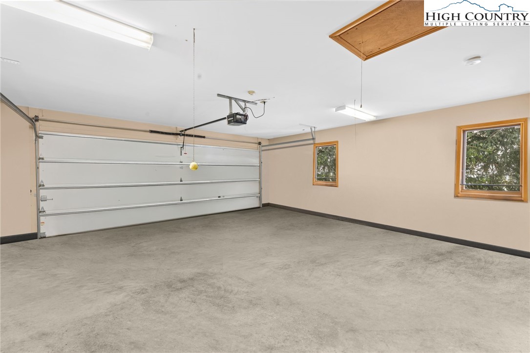295 Supreme Golden Road