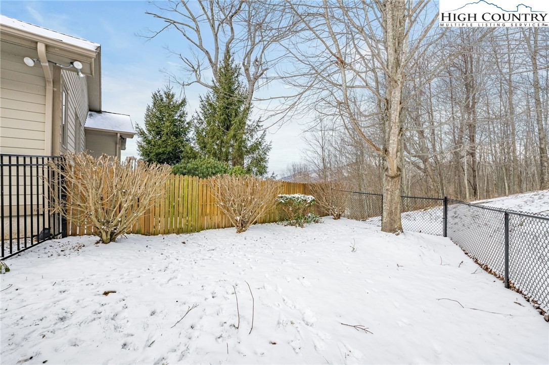 295 Supreme Golden Road