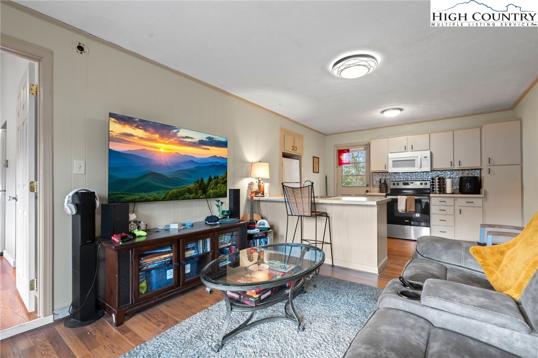 366 Dove Circle