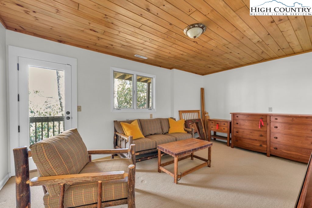 198 Laurel Hill Lane