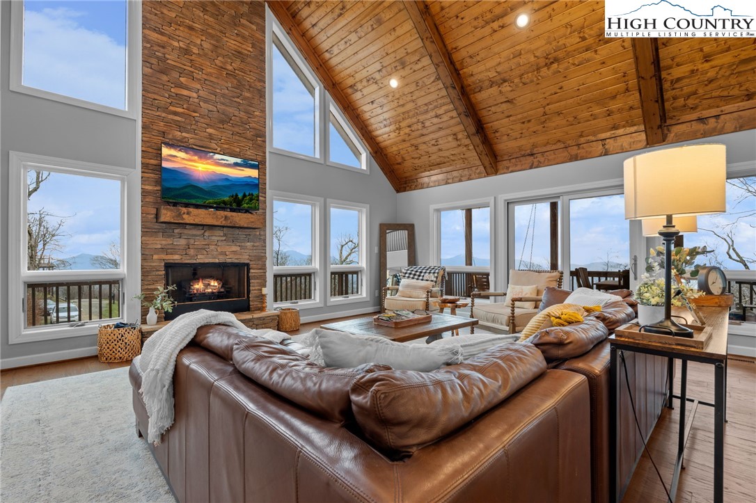 94 Silver Fox Ridge