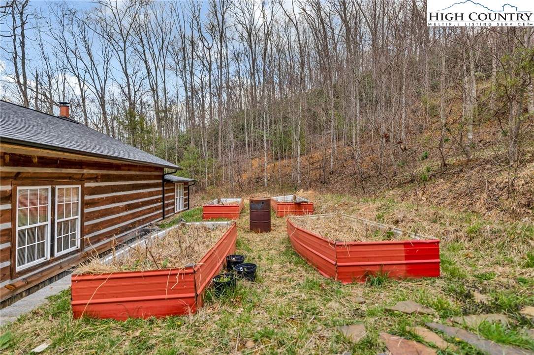 2292 Old Highway 16