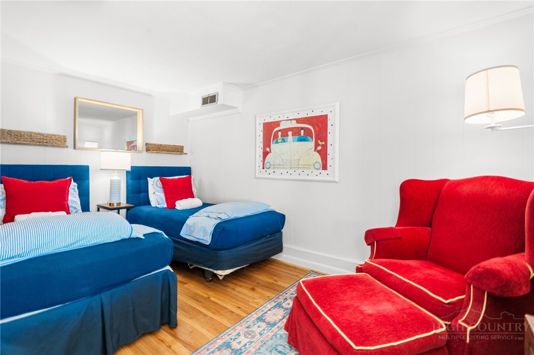 351 Indian Trail