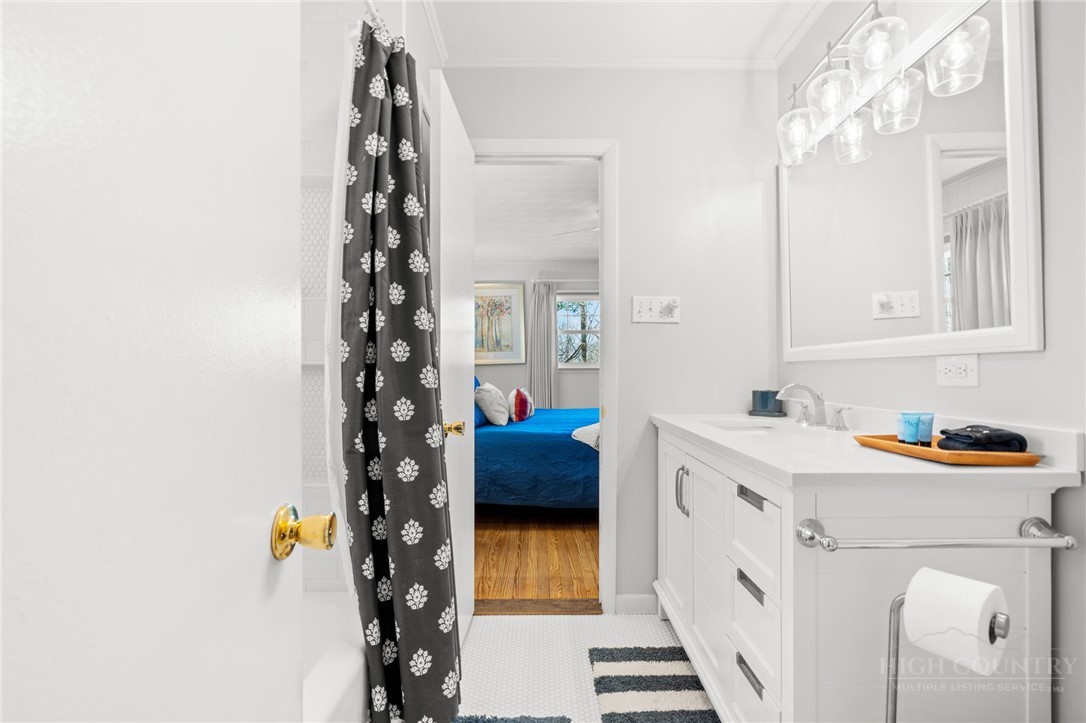 351 Indian Trail