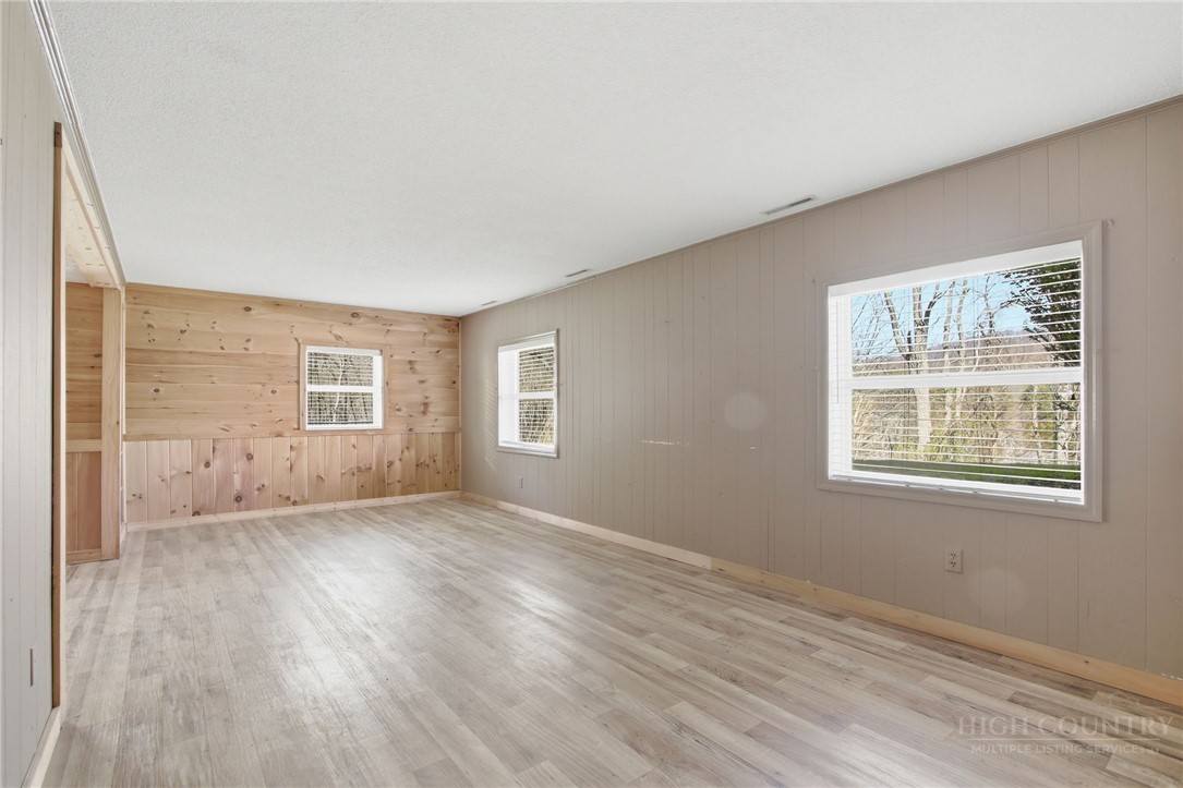 163 Hidden Valley Circle