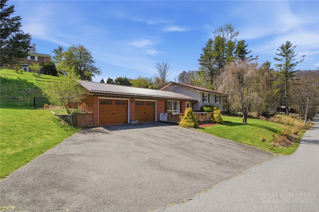 163 Hidden Valley Circle