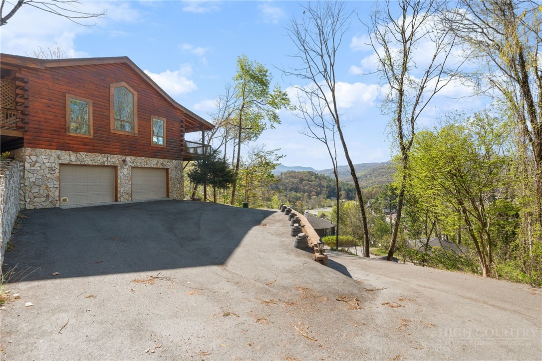 248 Hillcrest Lane