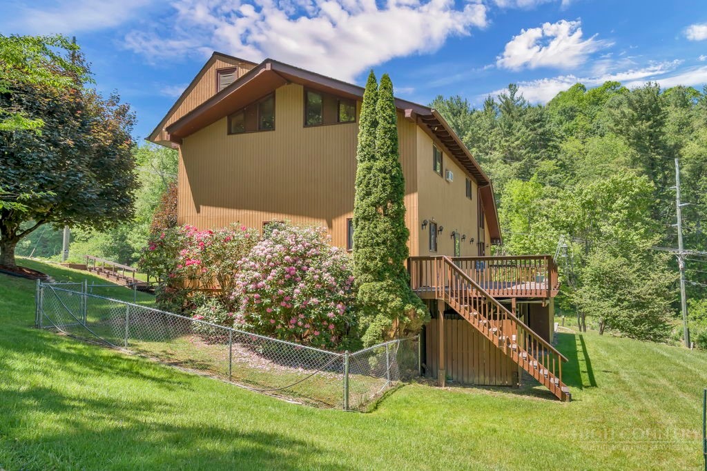 1065 Ravens Ridge Circle