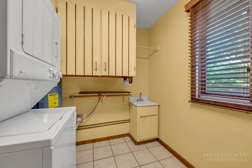 1065 Ravens Ridge Circle