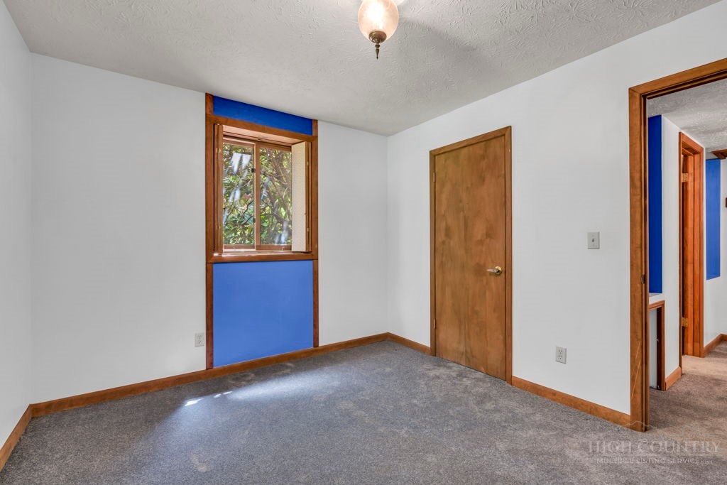 1065 Ravens Ridge Circle