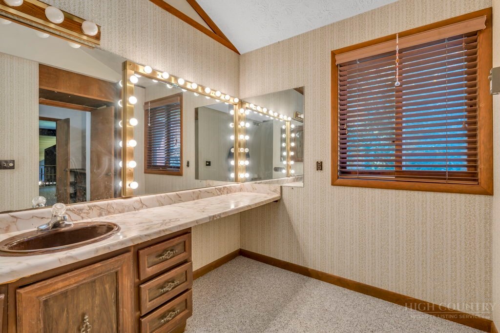 1065 Ravens Ridge Circle